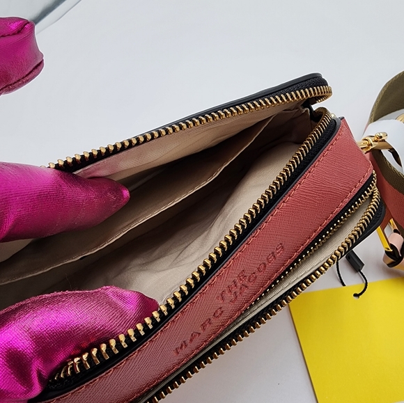 SOLD!!  Marc Jacobs The Snapshot Crossbody Bag, Saffiano Leather, Dust Bag, NWT - Picture 12 of 16